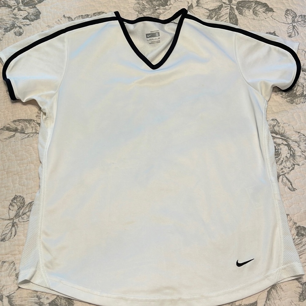 Women’s Nike fit dry top